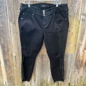 Torrid Black Premium Distressed Stiletto Jegging Sz. 14S